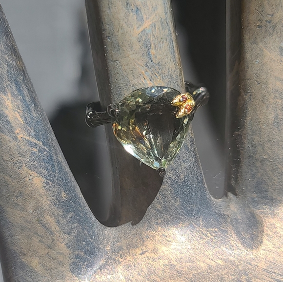 Green Amethyst 6k & garnet ring sz8.25 - Picture 4 of 7
